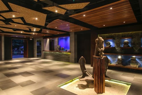 Two Seasons Coron Bayside Hotel, Interior entrance