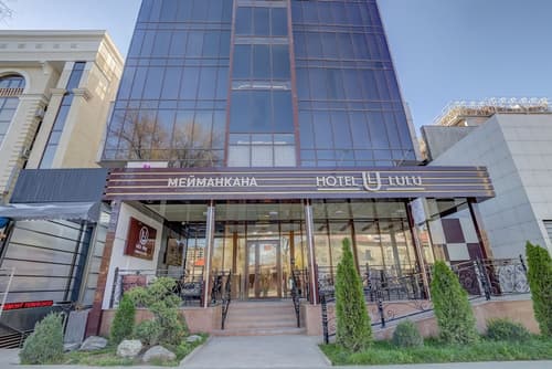 Hotel Lulu, Front of property