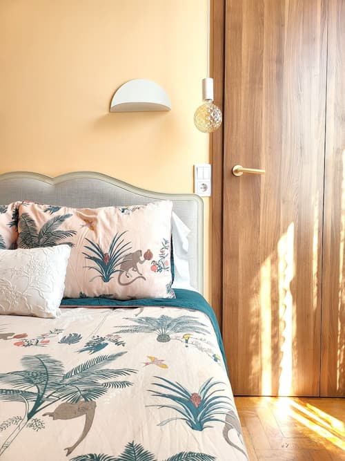 Sunlight House, Room