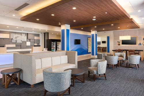 Holiday Inn Express Visalia Sequoia Gateway Area by IHG, Lobby