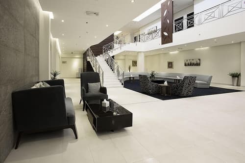 Grand Lily Hotel Suites, Lobby sitting area