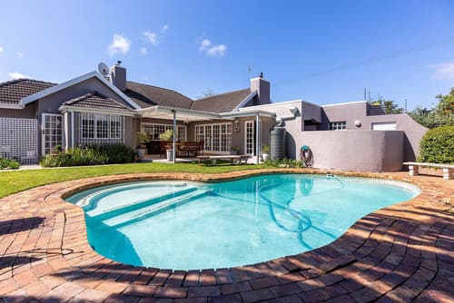 Brookdale House, Terrace/patio