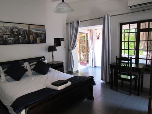 House on York Guest House, Room