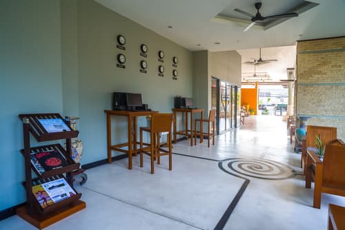 Villas Residence By Weekender Resort, Lobby sitting area
