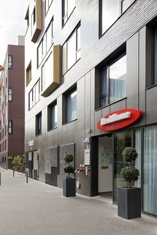 Residhome Asnières Park, Front of property