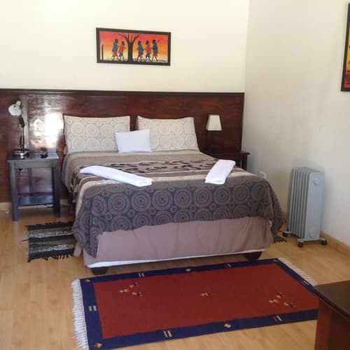 Cottage In Orange Grove, 