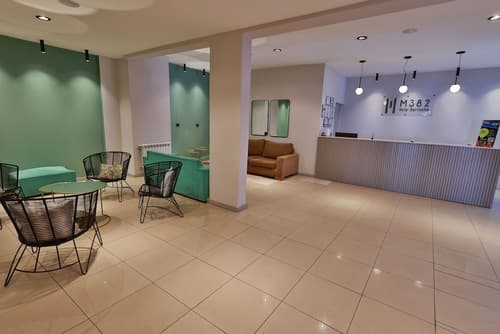 M382 Hotel Bariloche, Reception