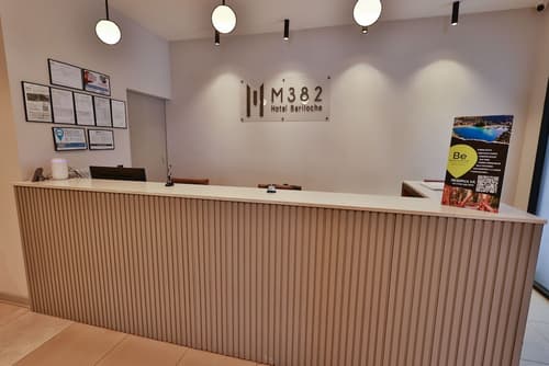 M382 Hotel Bariloche, Reception