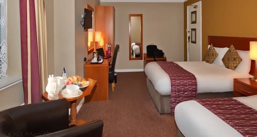 Eviston House Hotel, Room
