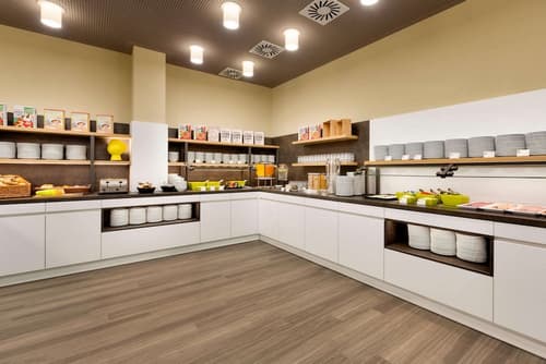 Super 8 by Wyndham Freiburg, Breakfast area