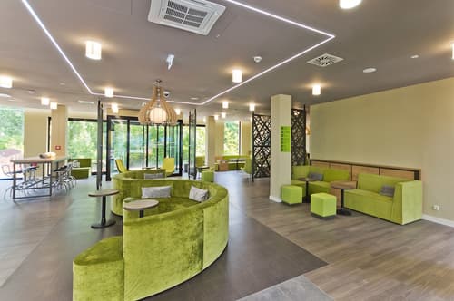 Super 8 by Wyndham Freiburg, Lobby sitting area