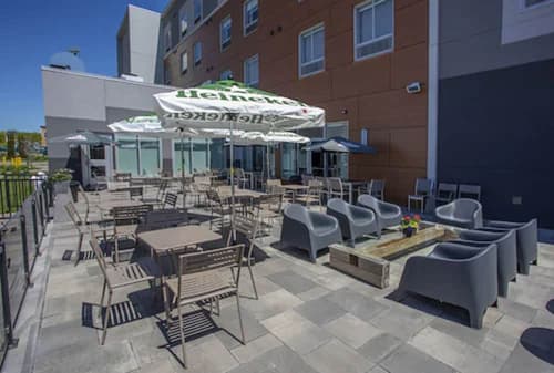 Wingate By Wyndham Dieppe Moncton, Terrace/patio