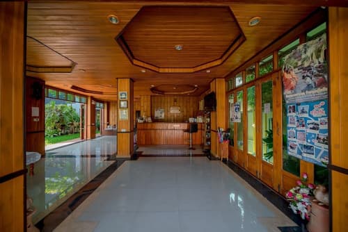 Sukhothai Garden, Interior entrance