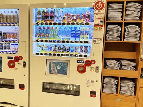 Toyoko Inn Tokyo Station Shin Ohashi Mae, Vending machine