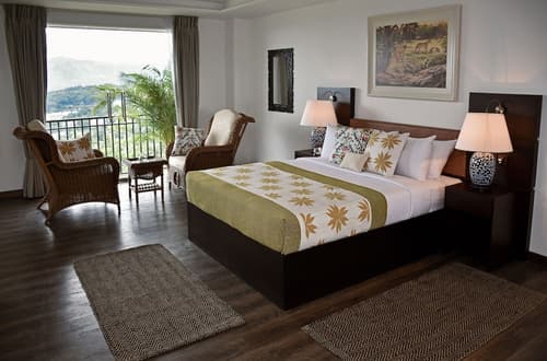 Fox Kandy by Fox Resorts- Luxury in the Mist, Room