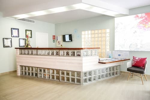 Hotel Los Rosales, Reception