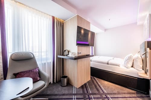 Premier Inn Köln City Süd, Room