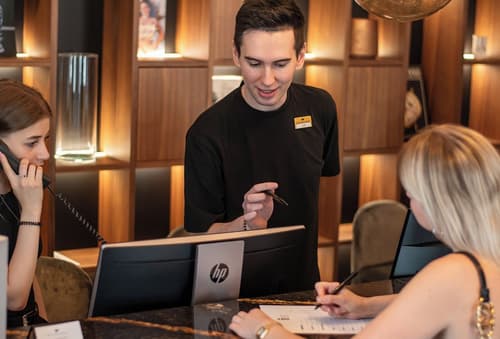 Hotel Royal Prague, Reception