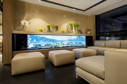 Hotel Royal Prague, Lobby sitting area