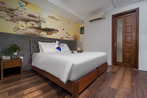 Delicate Hotel, Room