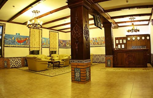 Platan, Lobby