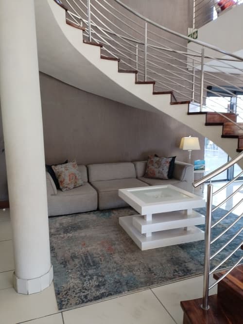 My Pond Hotel, Interior entrance