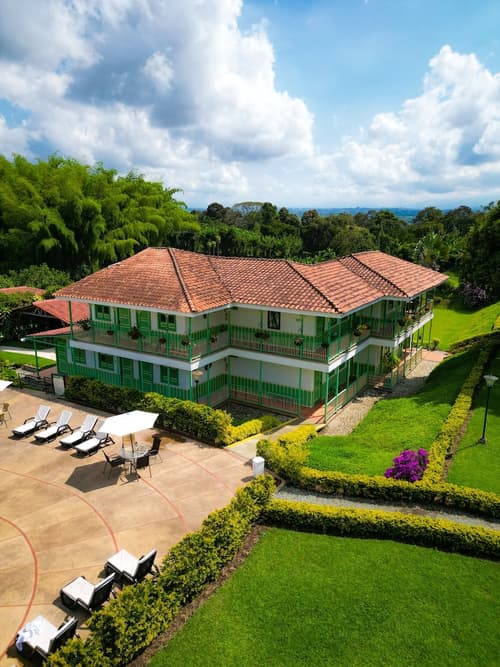 Hotel El Eden Parque Del Cafe, Parking