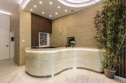 43 Station Hotel, Reception