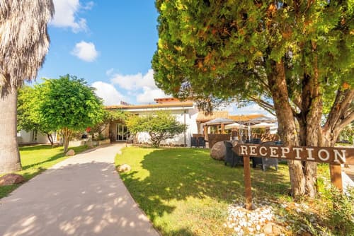 Montiruju Hotel, Reception