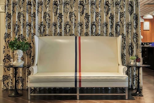 Graduate by Hilton Richmond, Lobby