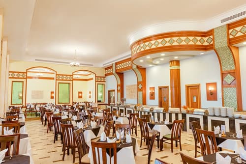 Royal Lagoons Resort & Aqua Park Families and Couples Only, Restaurant