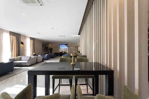 Hotel Salona Palace, Reception