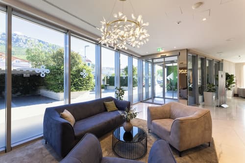 Hotel Salona Palace, Reception