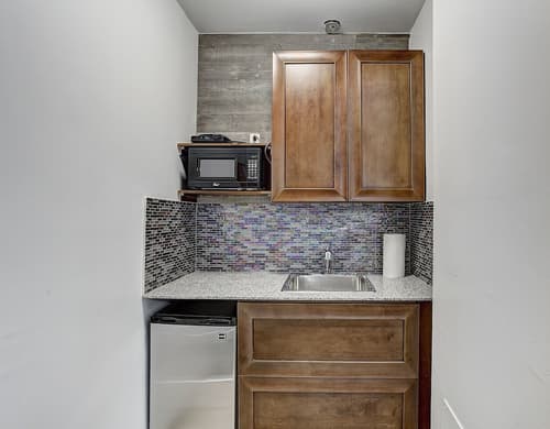 Destination Stays Griffintown Montreal, Room