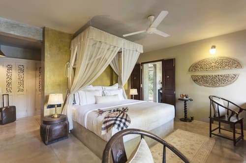 The Hermitage by Edwards Collection, Room