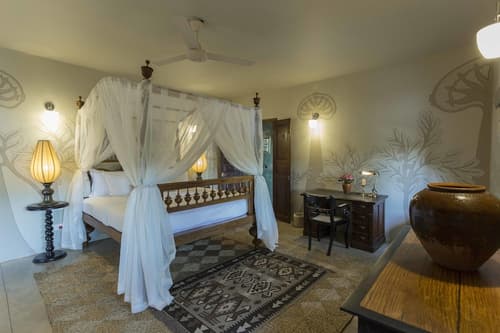 The Hermitage by Edwards Collection, Room