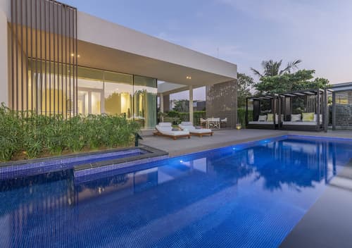 Al Zorah Beach Resort, Private pool