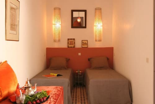 Riad Nafora, Room