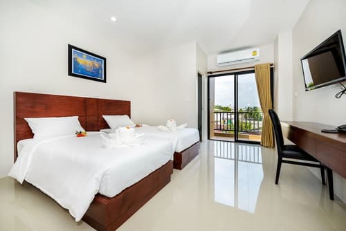 The Topaz Residence, Room