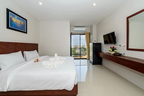 The Topaz Residence, Room