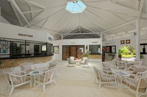 Embudu Village, Reception