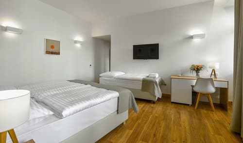 Hotel Garden Court, Room