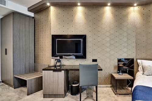 The District Hotel, Room