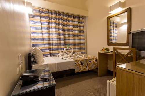 Hapi Hotel, Primary image