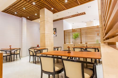 Hapi Hotel, Bar (on property)