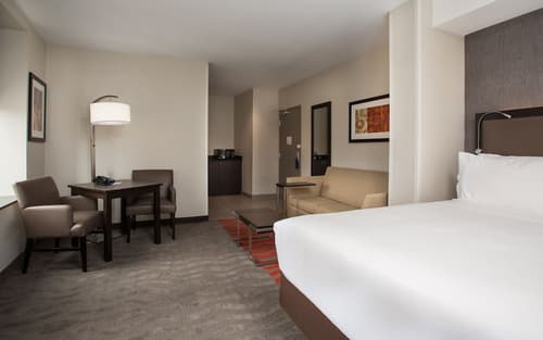 Holiday Inn Express Springfield Downtown by IHG, Room