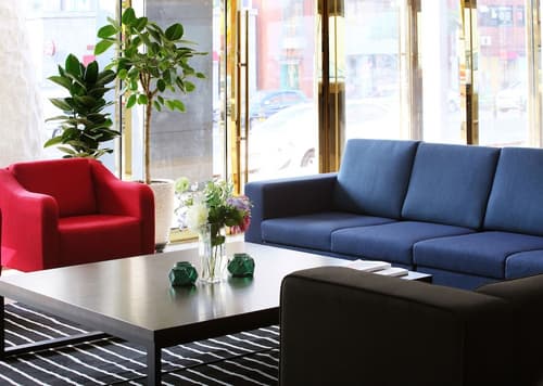 Hotel Shalom, Lobby lounge