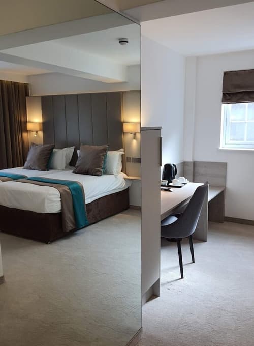 Remont Oxford Hotel, Room