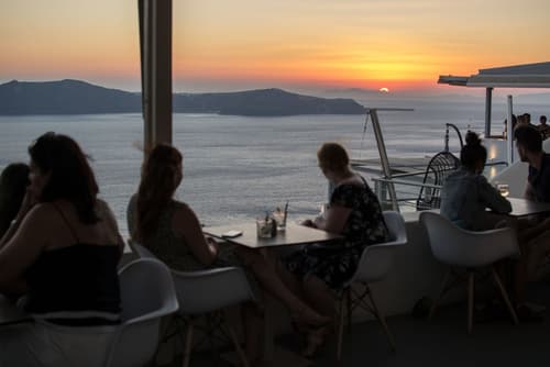 On the Cliff, Lobby sitting area