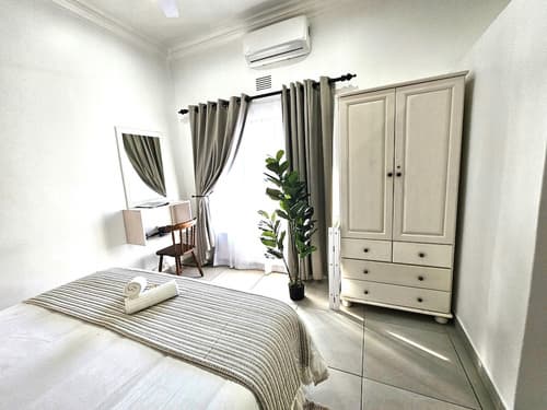 Lalapanzi Guest House, 